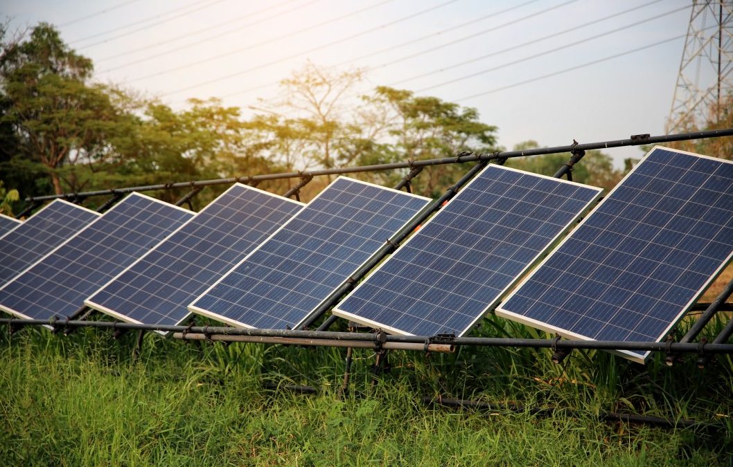 Charger la vidéo : Installation panneaux solaires DOMO SUD
